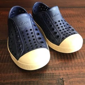GUC navy blue Natives size 8 toddler